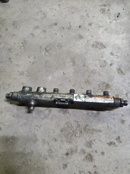 Dodge 5.9L Cummins Diesel Bosch Fuel Rail 0445226014