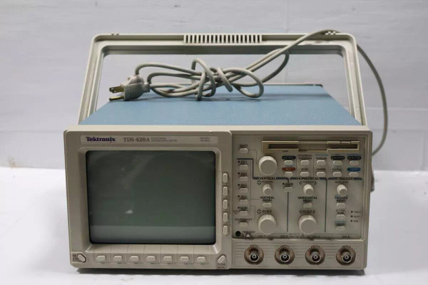 Tektronix TDS420A FOUR CHANNEL DIGITIZING OSCILLOSCOPE 200MHz 100MS/s Digital
