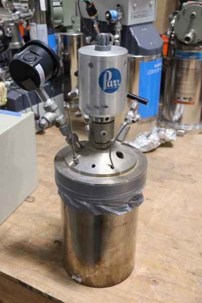 PARR INSTRUMENTS 657HC-T316-021287-590 REACTION CHAMBER W/MIXER 11" TALL PARR INSTRUMENTS 657HC-T316-021287-590 REACTION CHAMBER W/MIXER 11" TALL