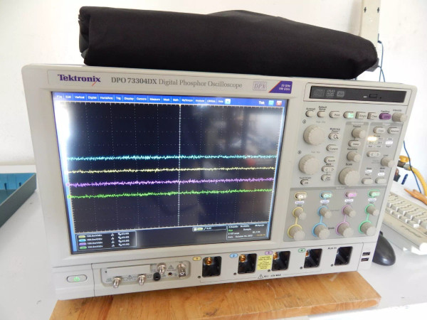 Tektronix MSO73304DX 33GHz 4CH, 100GS/s /NIST cal. w data, from DPO73304DX