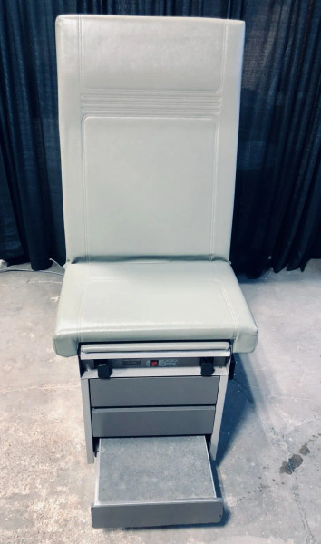 Midmark Ritter 104 Barrier Free Examination Table