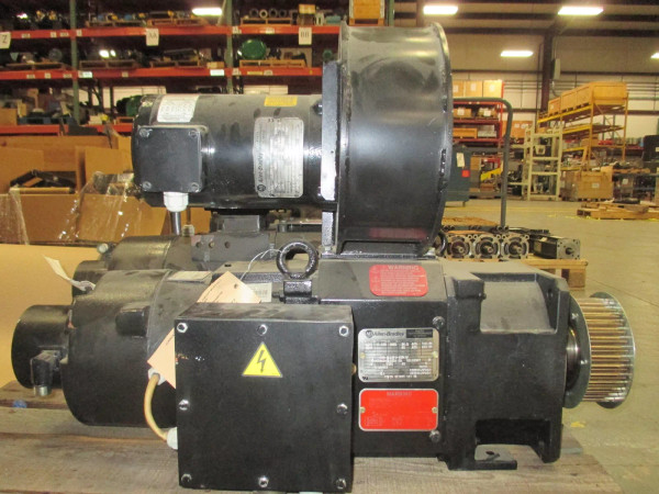 Allen-Bradley HPK-B1307C-SB44AA Servo Motor 17.1kW W/610490-2HD Blower Fan