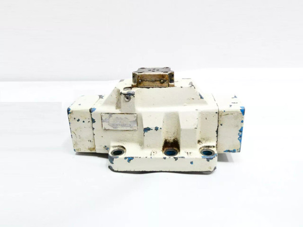 Vickers DG5S4-10330-ETMW-B58 Hydraulic Directional Control Valve Vickers DG5S4-10330-ETMW-B58 Hydraulic Directional Control Valve