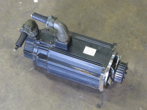 YASKAWA SGMG-13AWA-YR13 SGMG13AWAYR13 1300W SERVO MOTOR