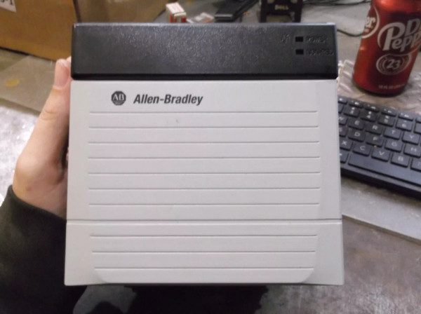 ALLEN BRADLEY 1756-PA75R SER A REV H01 REDUNDANT POWER SUPPLY 120/240 VAC (XX3)