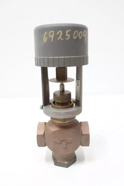 Johnson Controls VA-7152-1001 Electric Globe Valve 1in Npt