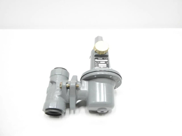 Fisher 627 Iron Threaded Pressure Reducing Regulator Valve 1in Npt 35-80psi Fisher 627 Iron Threaded Pressure Reducing Regulator Valve 1in Npt 35-80psi