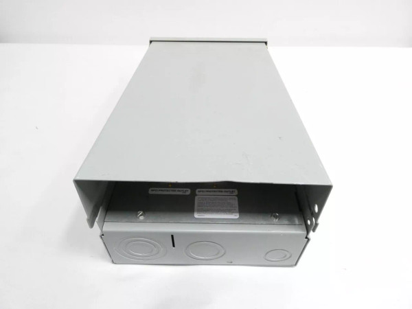 Eaton CHU9N9NS Power Outlet Panel 600v-ac 250amp 1ph Eaton CHU9N9NS Power Outlet Panel 600v-ac 250amp 1ph