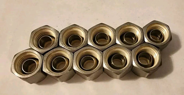 Lot of 100: Swagelok 1/4" Stainless Steel Nut & Ferrule Set SS-400-NFSET 316