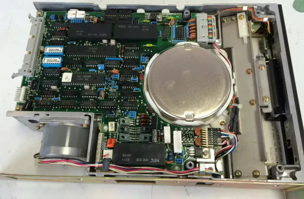 new-modicon-drive-part-134-100390-0500-nec-fd1165-a-floppy-drive-as-9000-790-df/