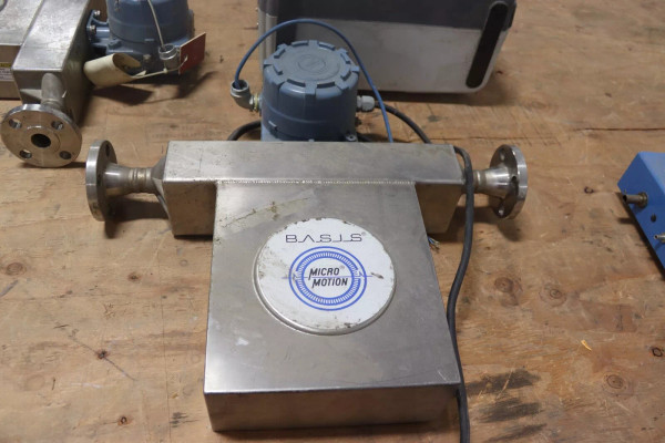 micro-motion-f100si128su-stainless-steel-mass-flow-sensor-tank-1-flange/