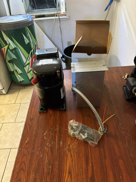 Copeland 3/4 Hp, 115v 10300 BTU, R134a, R450a, R513a Hermetic Compressor