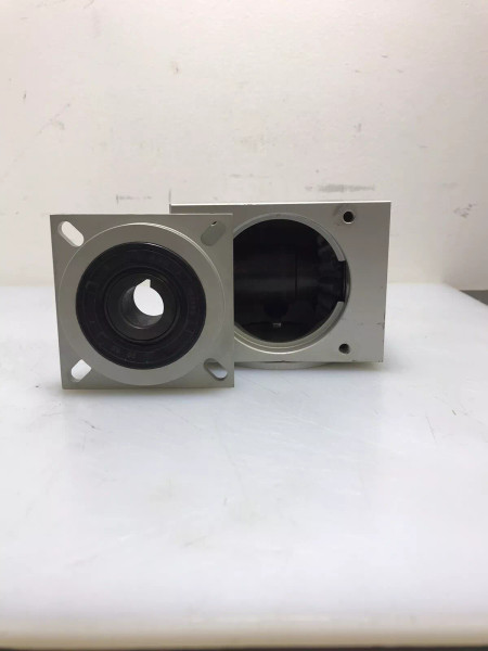 New Right Angle Gearbox Reducer 1:1 Ratio Unkeyed