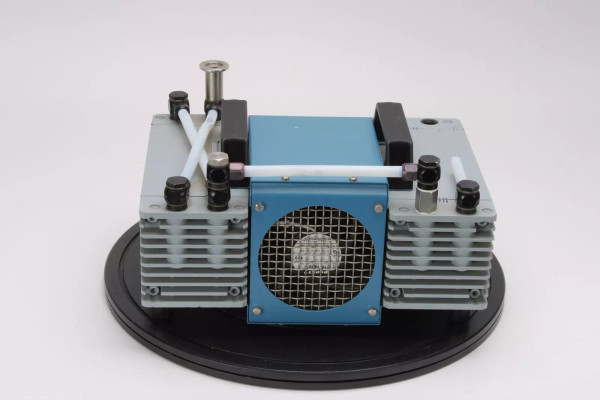 Vacuubrand MD 4B RL Diaphragm Pump 3,8 m3/H - AS IS For Parts