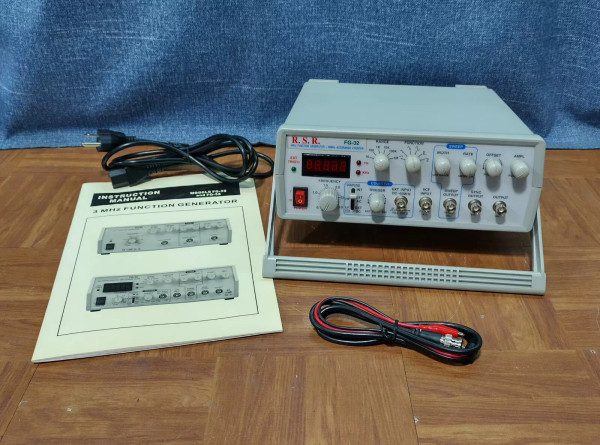 New Open Box RSR FG-32 3MHz Sweep Function Generator + 60MHz Autorange Counter