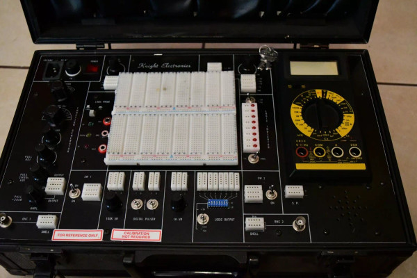 Knight Electronics Prototyping Station Mini Lab 500 Rare 515b21