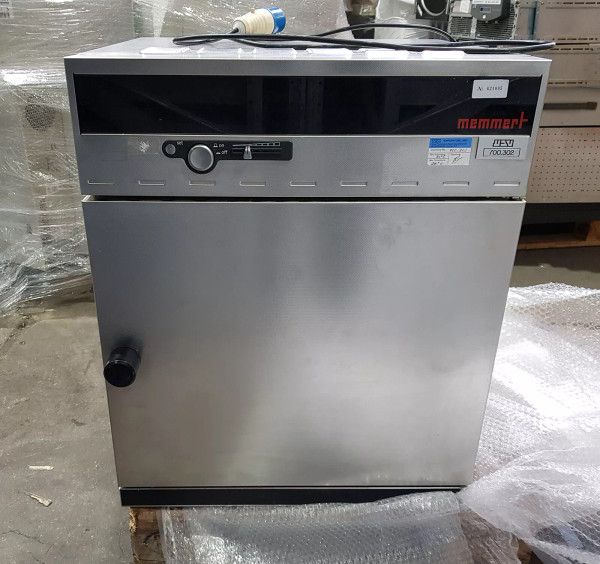Memmert UFE 400 Sterilizer Laboratory Oven