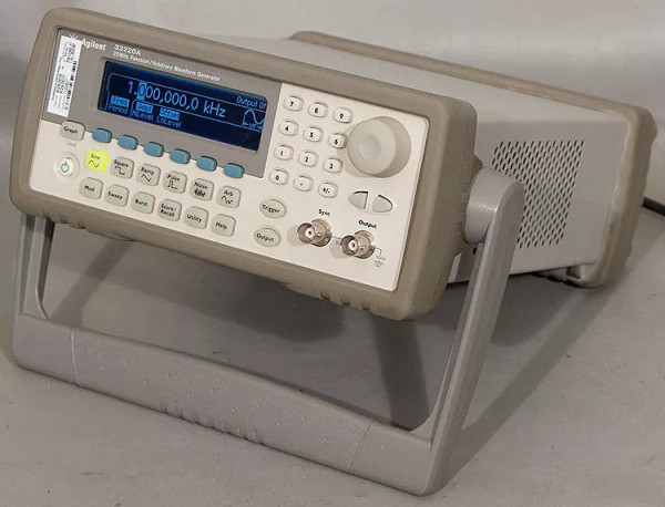 HP/Agilent 33220A 20 MHz Arbitrary Function Waveform Generator