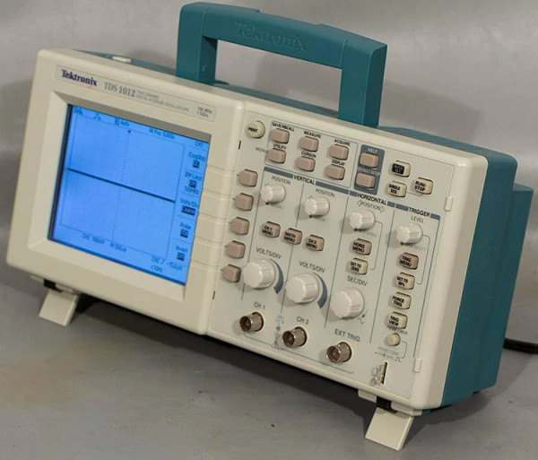 Tektronix TDS1012 100 MHz 2.-Channel Digital Storage Oscilloscope w/TDS2CMA
