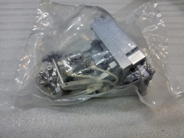 Applied Materials 0010-70322 ASSY, ACUTUATOR,SLIT VALVE, MOD, CROWNED AMAT