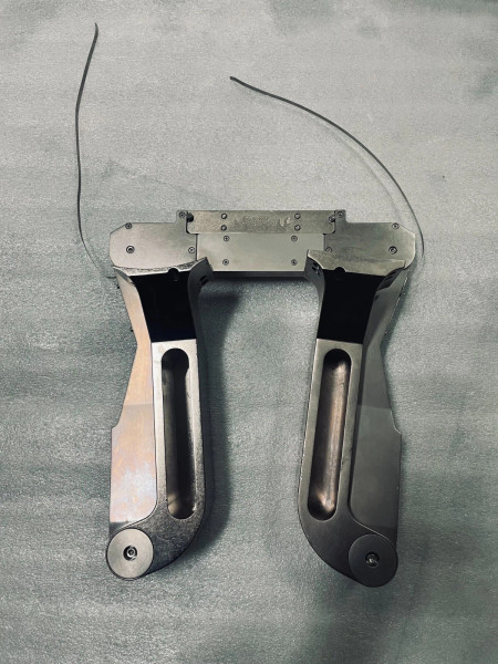 Applied Materials 300MM ROBOT ARM SET AMAT Applied Materials 300MM ROBOT ARM SET AMAT