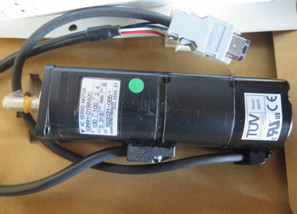 YASKAWA AC SERVO MOTOR SGMAH-01BAA2C NEW ORIGINAL
