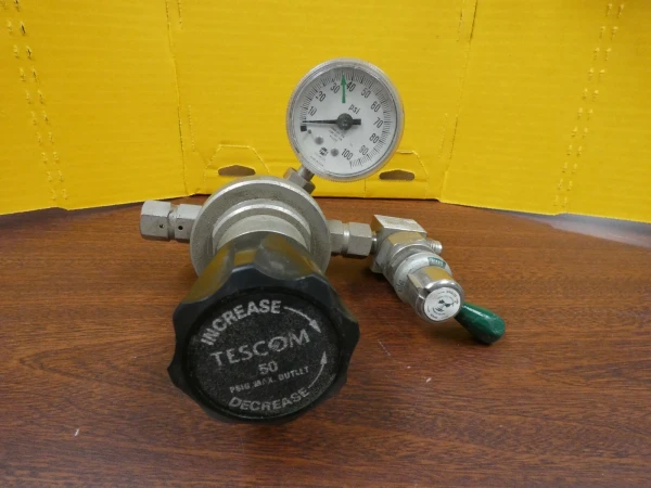 Tescom 50 Pneumatic Regulator with 100PSI USG Gauge