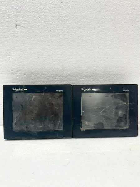 Schneider HMISTU855 Touch Screen ( LOTE OF 2 )