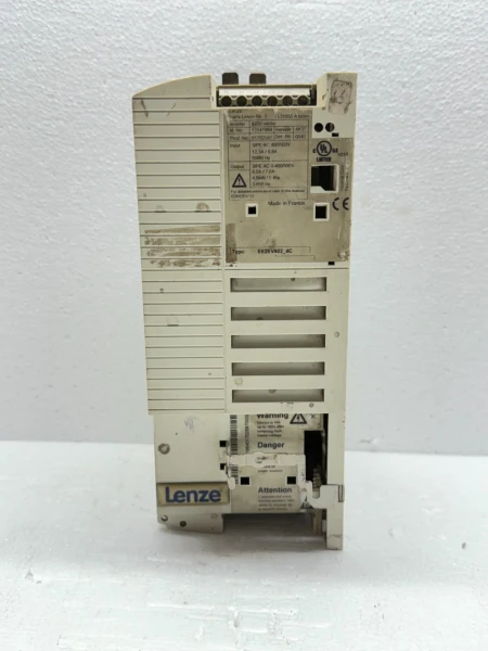 Lenze E82EV402_4C Servo Inverter (Broken)