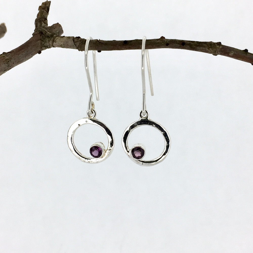 Round Fish Hook Earrings w/Garnet