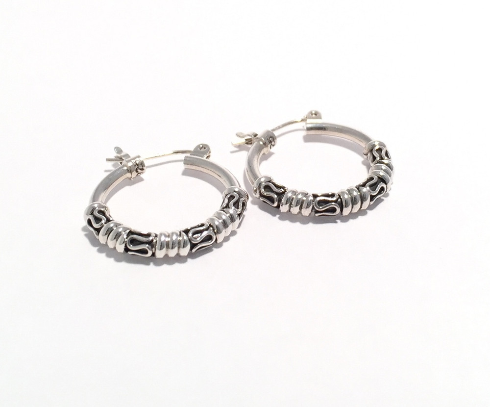 Sura Small Hoop Earrings