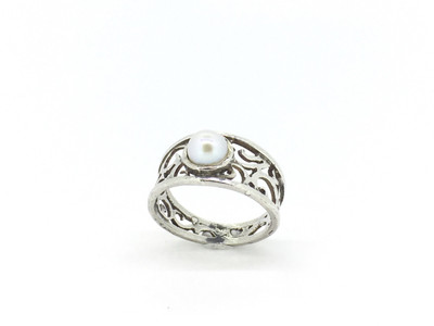 Pearl Scroll Band Ring