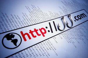The Risk of Redirector Domains in Phishing Attacks