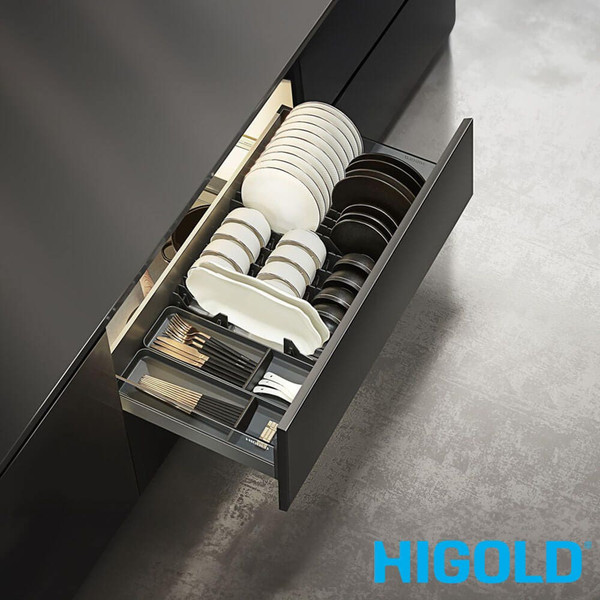Higold Shearer 600mm aluminium kitchen pull-out drawer organizer with safety glass walls and dish stands for Australian kitchen cabinets.