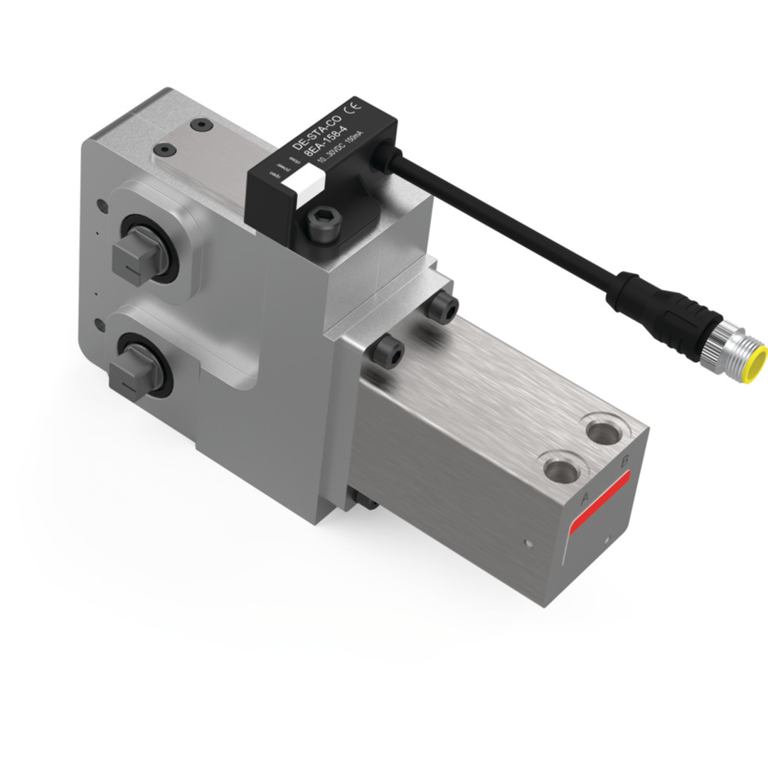 PNP Sensor with M12x1 Cable Connector (K8) | 8EA-158-4-B