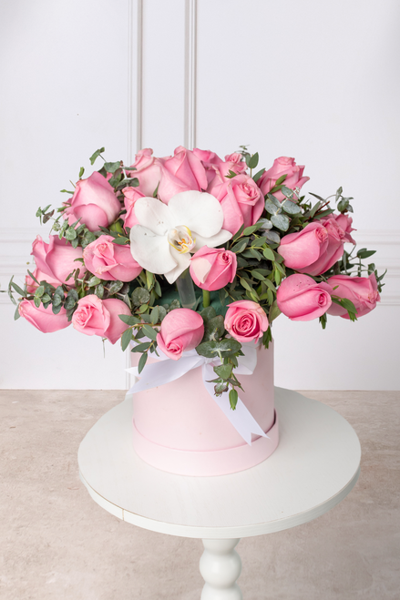 Deja Vú / Caja de Rosas Claritas con Orquídea AGS
