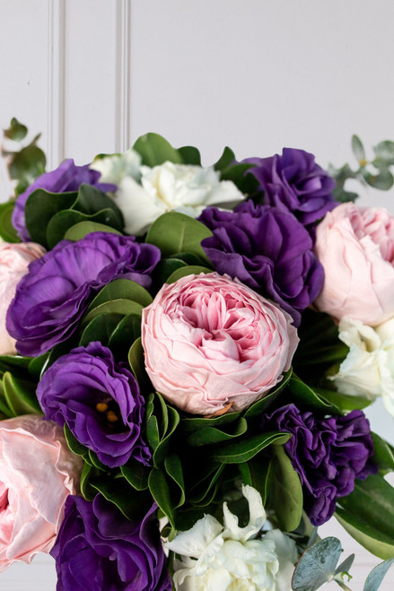 Jardín de Amor / Peonia Rosa, Lisianthus Morado y Clavel Blanco CUN
