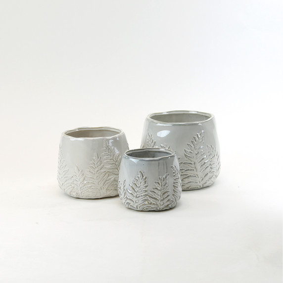 CLB9004CR - Small Cream Reactive Glazed Bowl with Fern Print - 4.7" W x 4.2" H (24 pcs/case)