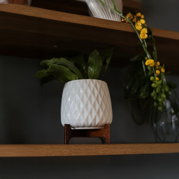 CFB2706WT - White Mid Mod Geometric Vase with Wooden Stand - 5"