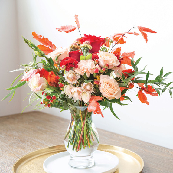 VMA1060 - Bella Vintage Floral Vase - 8.7"