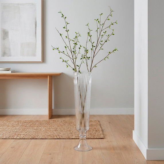 VTV3232 - Clear Fluted Trumpet Vase - 31.5"