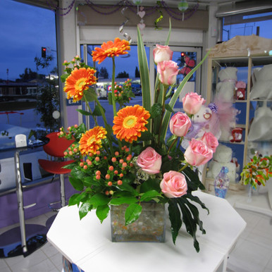 VCB0008 - Handblown Clear Cube Glass Vase / Candle Holder - 8