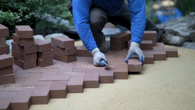 8 Steps to Create a Paver Patio