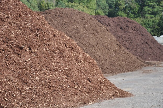 Mulch Matters: Choosing the Right Mulch for Your Landscape