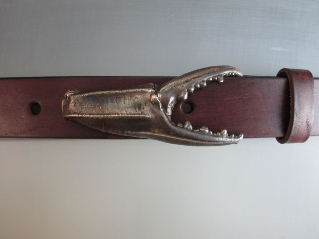 blue crab claw buckle in bronze