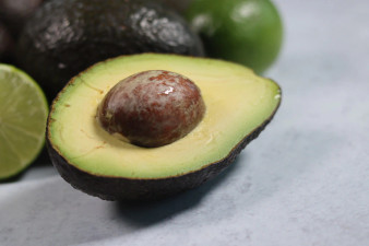 La Bonanza Avocados, 3 pieces (This product is for sale only in the state of Texas)