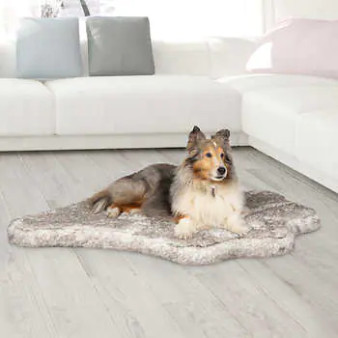 Brentwood faux fur dog bed 40 x 35
