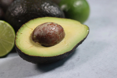 La Bonanza Avocados, 3 pieces (This product is for sale only in the state of Texas)