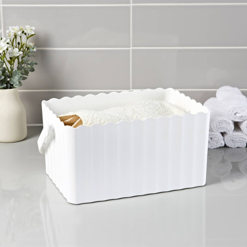 Ribbed Scallop Storage Box with Handle