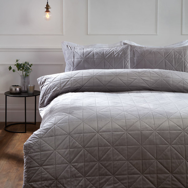 Oscar All Over Velvet Quilted King Duvet Set - Grey